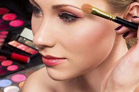 Aging Makeup Mistakes to Avoid Facial Oil